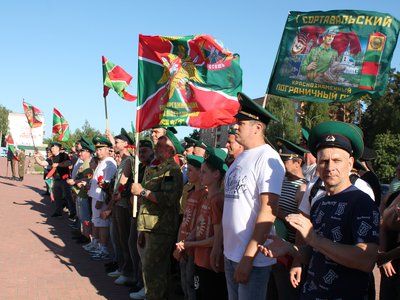 Держать границу на замке