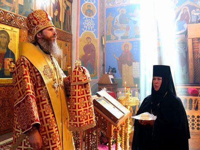 Епископ Варнава поздравил выксунцев с Днём Победы