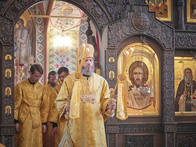 Епископ Варнава совершил Божественную литургию и панихиду на могиле игумении Антонии