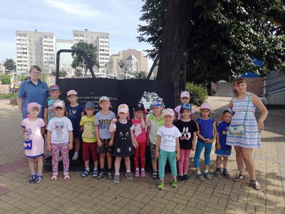 Обзорную экскурсию по городу устроили для воспитанников детского сада №4.