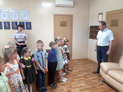 Завод «СтандартЪ» собрал ребят в школу