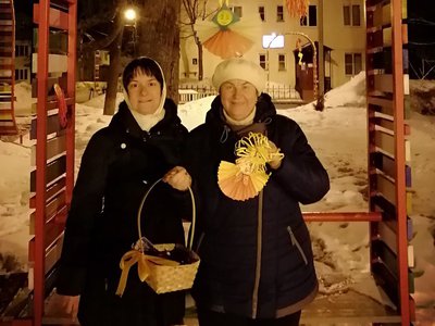 Жители улицы Пирогова создали фотозону в арт-сквере «Радужный мир» (Выкса, 2021 г.)