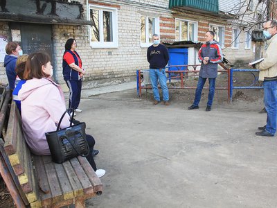 Дмитрий Орлов встретился с собственниками дома в микрорайоне Гоголя для обсуждения будущего благоустройства