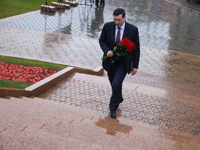 В День народного единства Глеб Никитин возложил цветы к памятнику Минину и Пожарскому в Нижнем Новгороде (2021 г.)