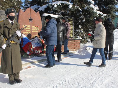Ветераны отметили День защитника Отечества на площади Октябрьской революции (Выкса, 2021 г.)
