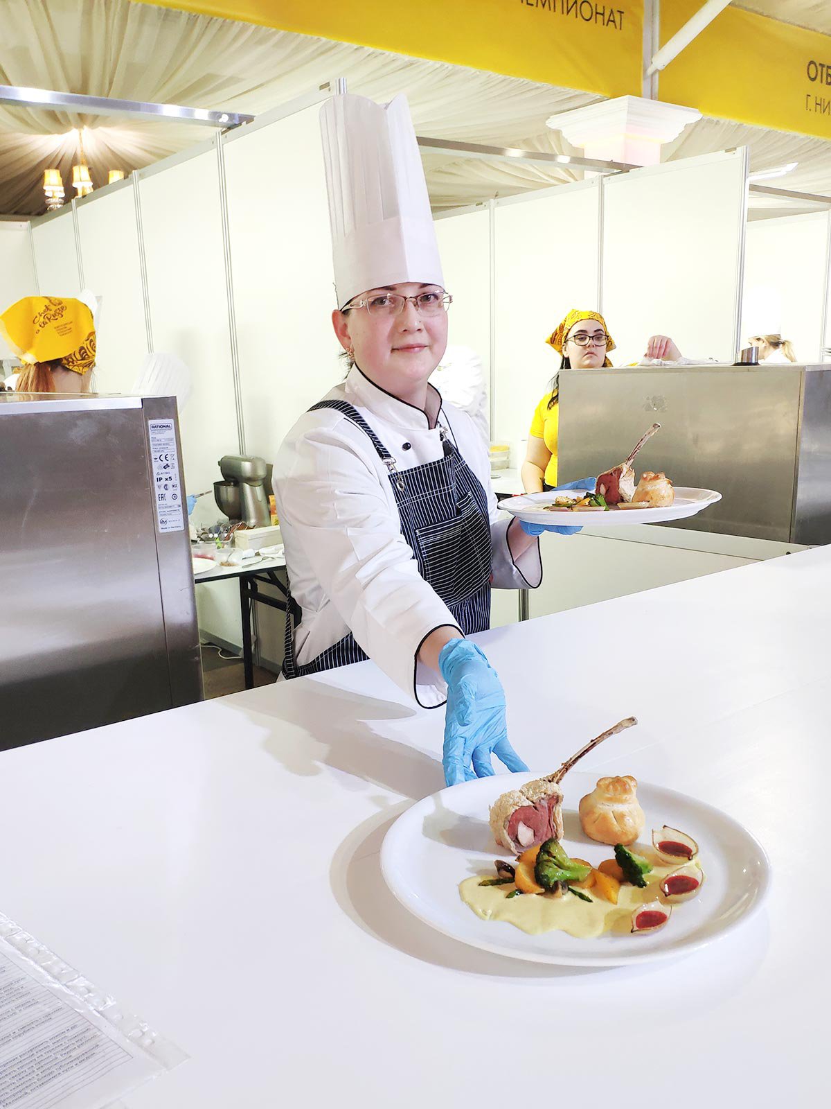 Повара «Просто Вкусно» стали четвёртыми на отборочном туре кулинарного чемпионата CHEF a la RUSSE