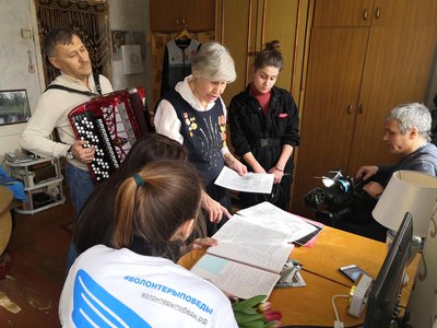 «Волонтёры Победы» поздравили 137 женщин-ветеранов Нижегородской области с 8 Марта