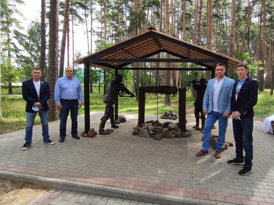 В Выксе открыли первую в России полноразмерную скульптуру, изготовленную из металла по технологии 3D-печати (2020 г.)