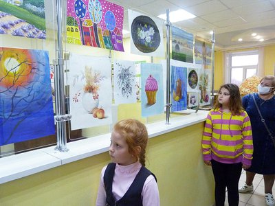 В детской школе искусств на Дружбе открыли новую выставку