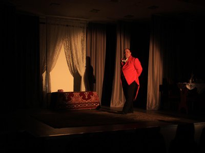 Театральная неделя в Выксе открылась постановкой по пьесе Гоголя «Женитьба»