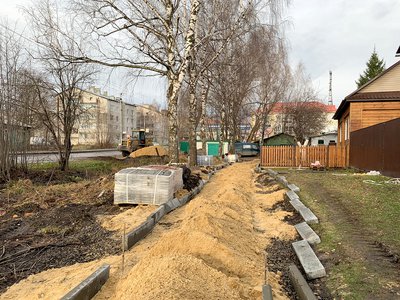 На улице Почтовой строят тротуар