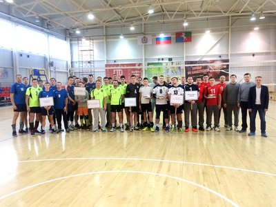 Волейболисты области встретились на Кубке энергетика округа