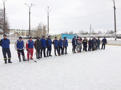 Соревнования по хоккею с мячом в валенках в рамках спартакиады трудовых коллективов