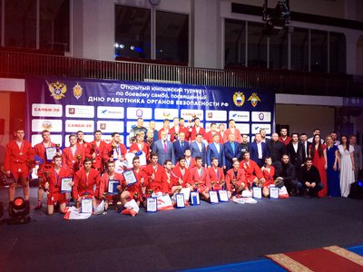 Выксунцы завоевали медали на новогоднем турнире по самбо для юношей
