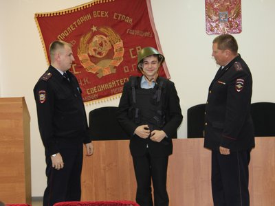 Ученики средней школы № 3 побывали с экскурсией в музее истории Выксунского ОВД и познакомились с работой местной полиции
