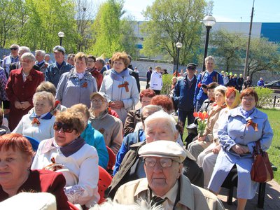 Праздничный митинг в честь Дня Победы у памятника металлургам, павшим в годы Великой Отечественной войны
