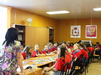 Выксунские полицейские провели лекции для детей в лагере «Костёр»