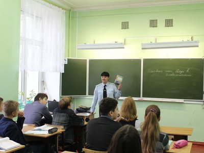 Выксунские полицейские встретились с учащимися школы №11