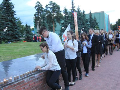 Акция «Зажги свечу» на площади Октябрьской Революции в Выксе, 22 июня 2017 г.