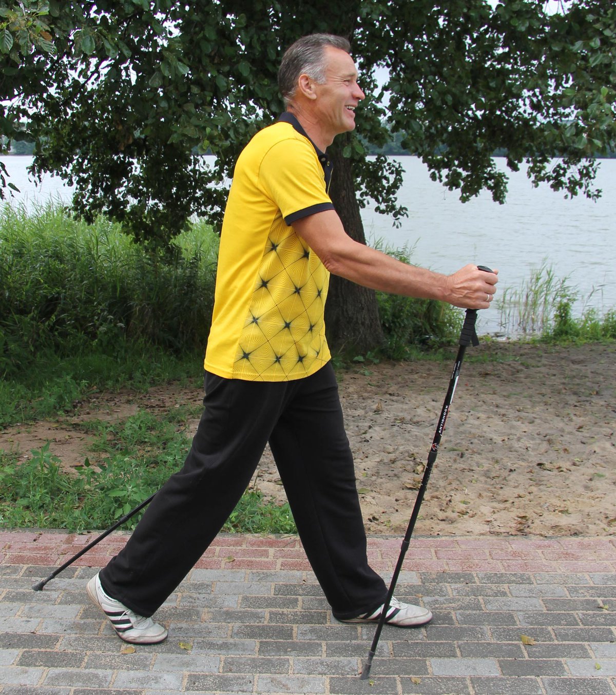 Сергей Бедин, руководителя клуба скандинавской ходьбы «Викинг»