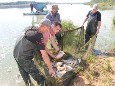 В рыбхозе «Полдеревский» знают толк в рыбных местах