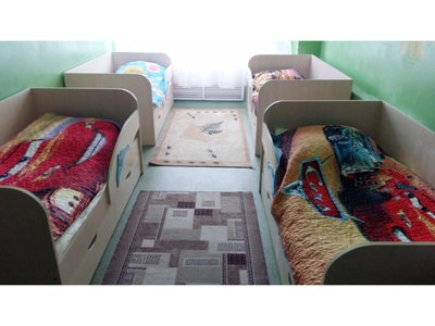 Сотрудники ЛПК подарили 16 новых кроватей детям из социально-реабилитационного центра