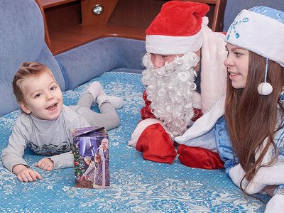Более двух сотен детей поверили в рождественские чудеса