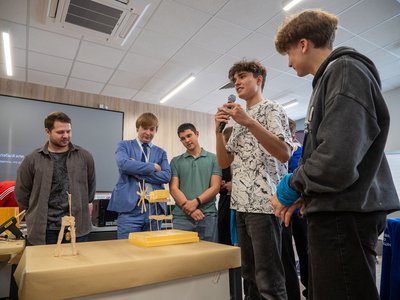 Выксунские школьники изучили инженерное дело на профориентационной игре