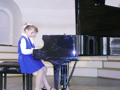 Полина Юркина и Настя Пономарёва на V Международном конкурсе молодых пианистов им. Бартоломео Кристофори