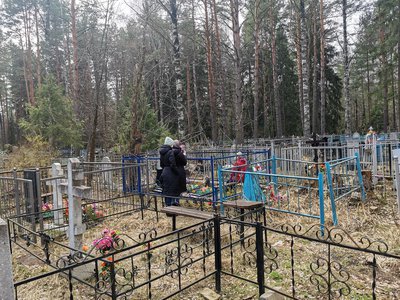 Выксунцы в обход запрета решили посетить кладбища