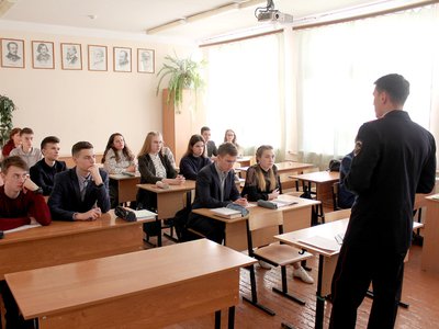 Школьников пригласили в академию МВД