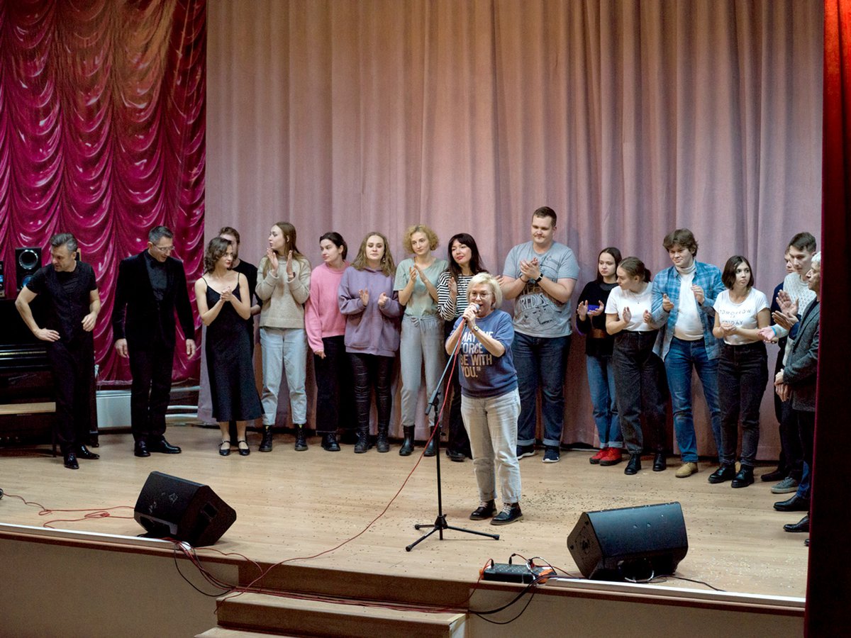 Для молодёжи Выксы выступили лауреаты фестиваля театральных капустников «Весёлая коза. Поколение Ы»