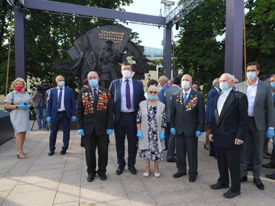 Памятник «Горьковчанам – доблестным труженикам тыла» открыт в Нижегородском кремле
