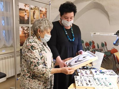 В музее открыта выставка авторских украшений ювелира из Санкт-Петербурга Галины Маркушевой