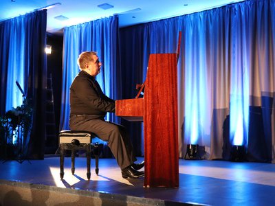 Пианист Сергей Петраков дал концерт (Выкса, 2021 г.)