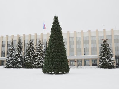 Администрация округа и Выксунский завод ОМК поздравляют выксунцев с Новым годом