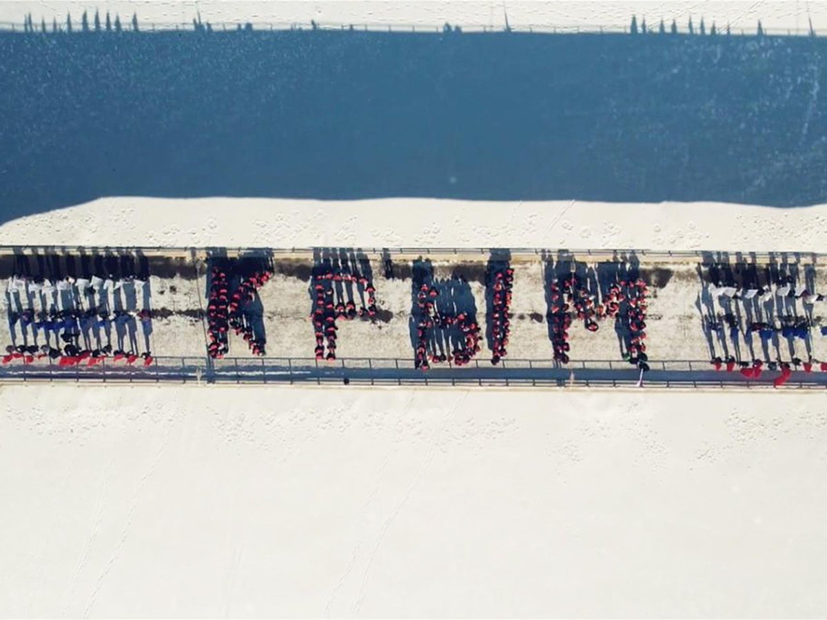 Жители ПФО на мостах поддержали российскую армию в годовщину воссоединения с Крымом