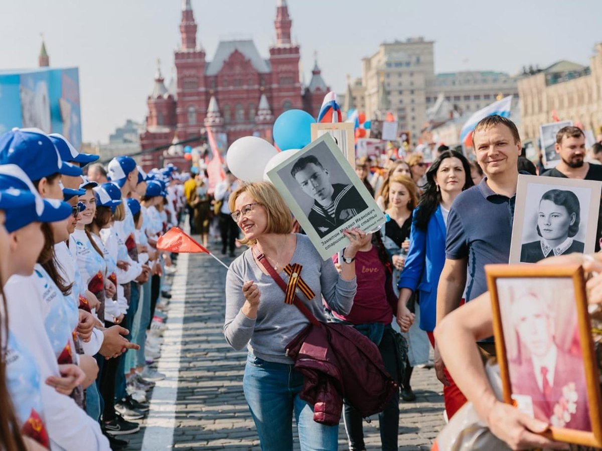 Бессмертный полк волонтеры Победы