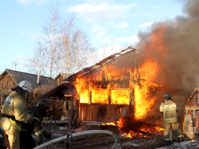 Вчера утром на улице Клубной загорелся дом