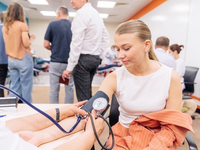 ОМК провела для работников тотальный диктант по донорству