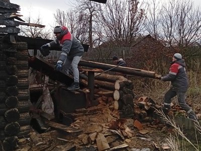 добровольцы-помогают-погорельцам-2.jpg