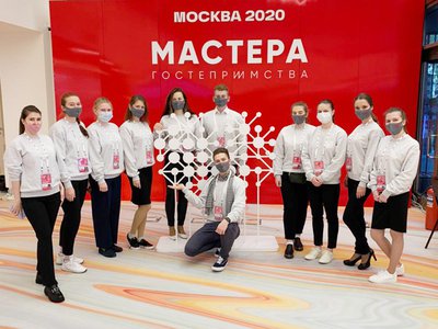 Добровольцы Андрей Фомин и Анастасия Вандышева вошли в число волонтёров конкурса «Мастера гостеприимства»