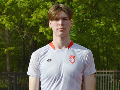 Лучшим футболистом мая признали Даниила Быстрова из «Металлурга»