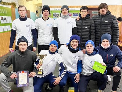 Футболисты «МИСиС» пожертвовали 5000 рублей бездомным животным