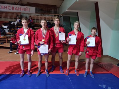 В Кстове выксунские самбисты завоевали шесть медалей