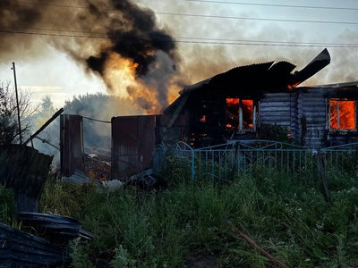 В Полдеревке сгорел дом