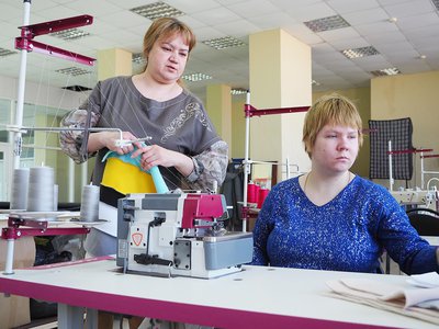 Соискатели с инвалидностью прошли обучение в пошивочной мастерской ЦЕХ