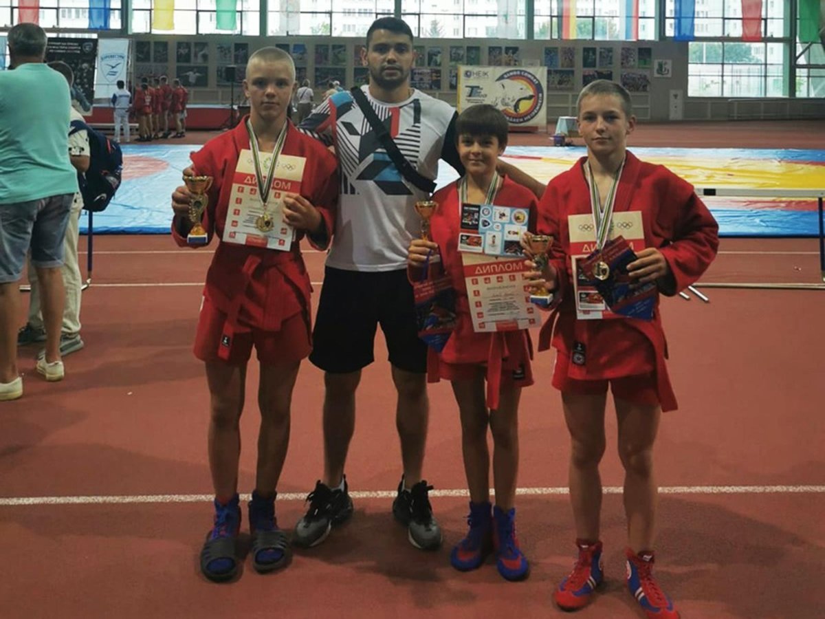 Три юных самбиста вернулись из Минска победителями