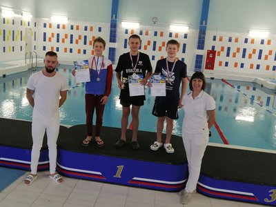 Пловец Артём Власов завоевал золото в трёх дистанциях