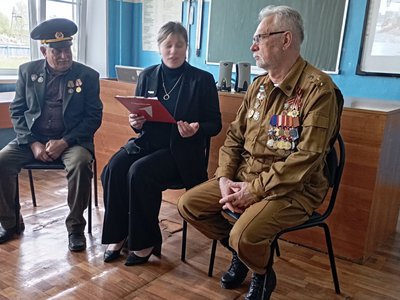 Школьники Нижней Вереи встретились с ветеранами военной службы